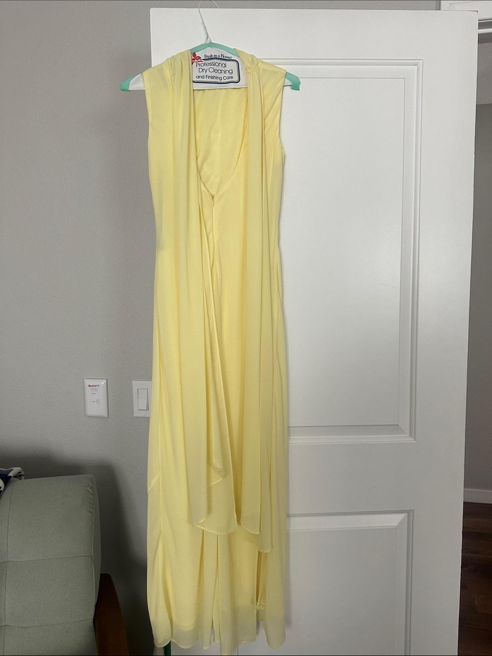 Elegant Yellow Cowl-Back Maxi Dress - Picture 2 of 2